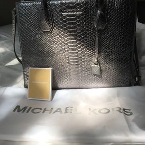 🎉 CLEAR OUT SALE 🎉 🦋 Michael Kors Mercer Tote